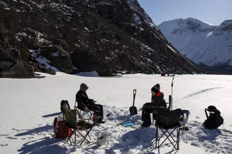 Koselig Leilighet I Narvik Sentrum 5 Soveplasser Gratis Parkering Og Gratis Internett Luaran gambar