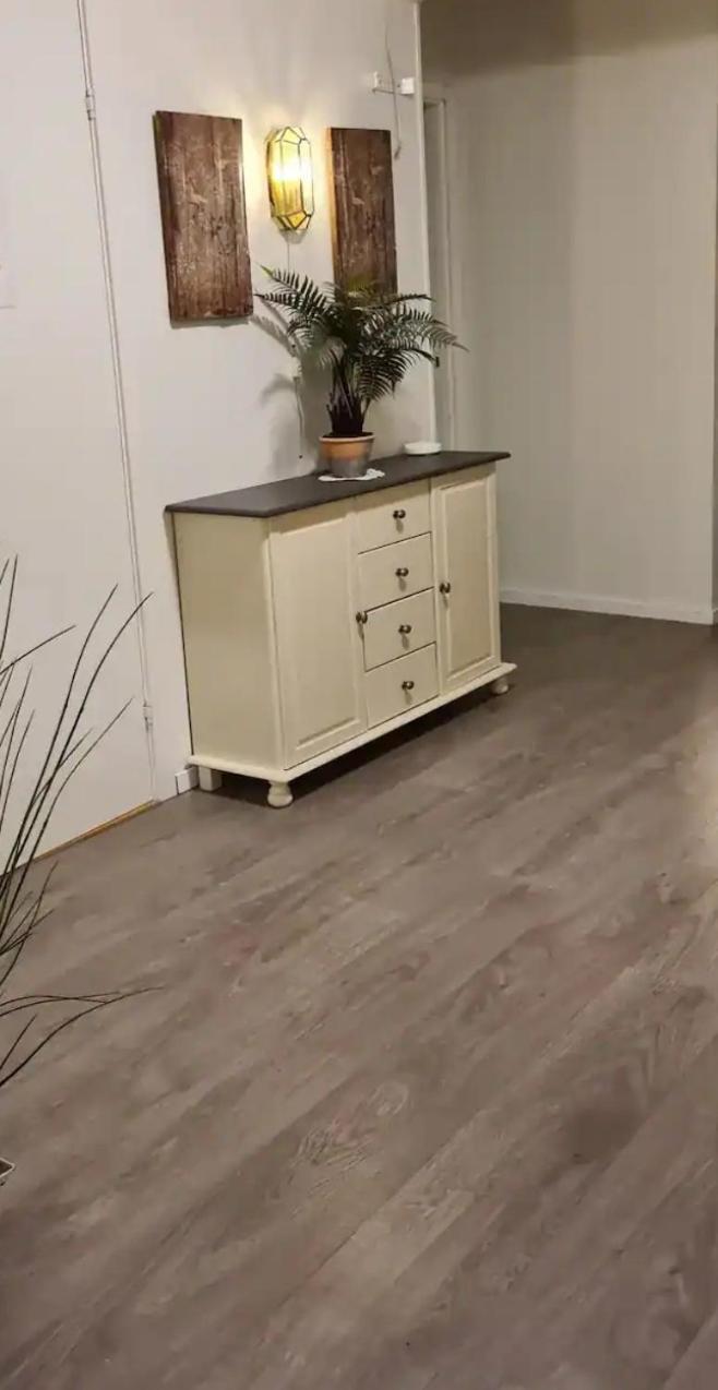 Koselig Leilighet I Narvik Sentrum 5 Soveplasser Gratis Parkering Og Gratis Internett Luaran gambar