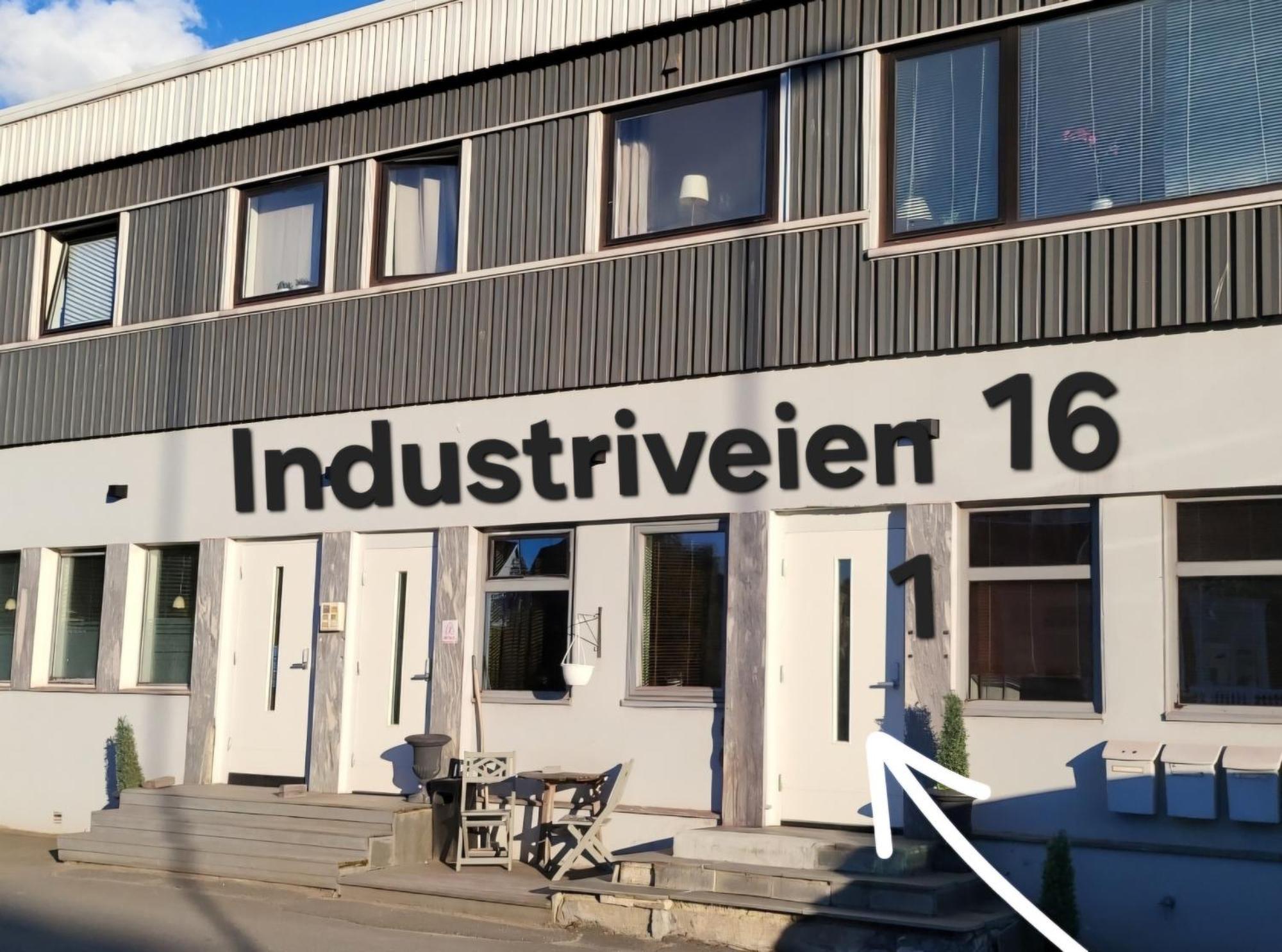 Koselig Leilighet I Narvik Sentrum 5 Soveplasser Gratis Parkering Og Gratis Internett Luaran gambar